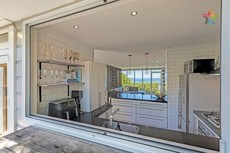 Photo of property in 267b Dowse Drive, Maungaraki, Lower Hutt, 5010