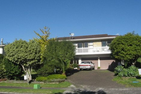 Photo of property in 36 Dalwhinnie Parade, Highland Park, Auckland, 2010