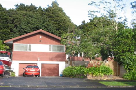 Photo of property in 27 Walpole Avenue, Hillpark, Auckland, 2102
