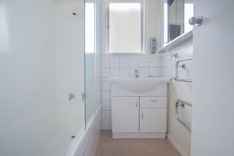 Photo of property in 4 Resolute Way, Papakura, 2110