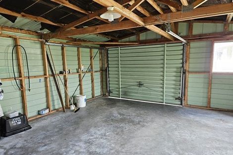 Photo of property in 39 Raglan Avenue, Cloverlea, Palmerston North, 4412