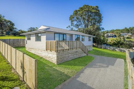 Photo of property in 18 St James Avenue, Helensville, 0800