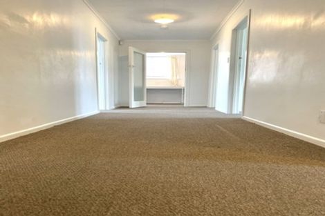 Photo of property in 2 Nield Road, Manurewa, Auckland, 2102