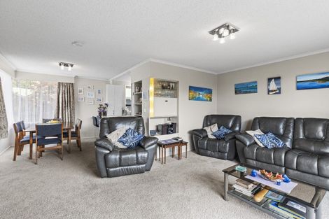 Photo of property in 95 Manu Crescent, Upper Vogeltown, New Plymouth, 4310