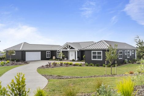 Photo of property in 90 Bushlake Way, Kingseat, Papakura, 2580