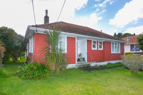 Photo of property in 90 Huatoki Street, Vogeltown, New Plymouth, 4310