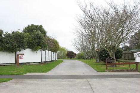 Photo of property in 118a Wairau Road, Oakura, 4314