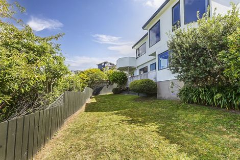 Photo of property in 13 Chastudon Place, Tawa, Wellington, 5028