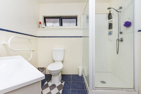 Photo of property in 2/982 East Coast Road, Northcross, Auckland, 0632