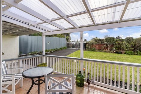 Photo of property in 22 Larsen Road, Panmure, Auckland, 1072
