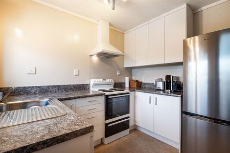 Photo of property in 2/39 Eversleigh Road, Belmont, Auckland, 0622