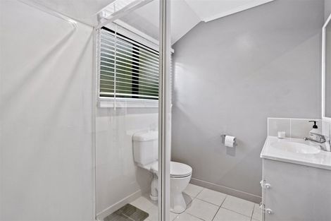 Photo of property in 31 Quincey Place, Massey, Auckland, 0614