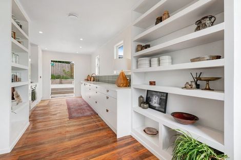 Photo of property in 10 St James Avenue, Helensville, 0800