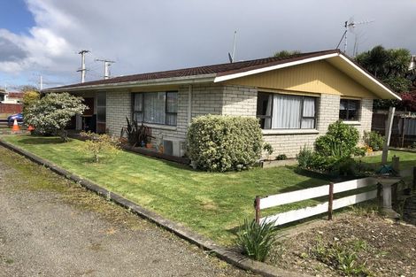 Photo of property in 10 Cambridge Street, Pahiatua, 4910