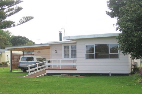 Photo of property in 1 Roretana Drive, Athenree, Katikati, 3177