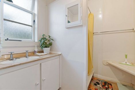 Photo of property in 46 Queen Street, Cambridge, 3434