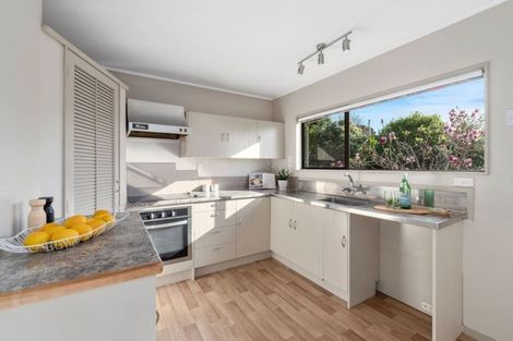 Photo of property in 1/2 Leith Way, Rothesay Bay, Auckland, 0630