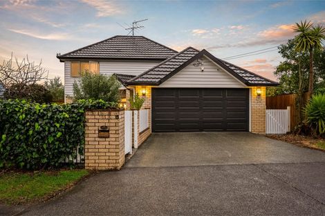 Photo of property in 3 Zefiro Drive, Massey, Auckland, 0614