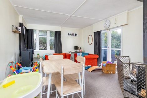 Photo of property in 6 Kummer Crescent, Masterton, 5810