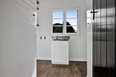 Photo of property in 230 South Road, Hawera, 4610