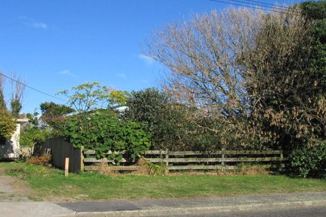 Photo of property in 37 Kiharoa Street, Otaki Beach, Otaki, 5512