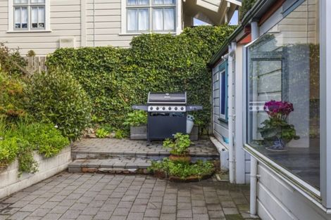 Photo of property in 1 Pitarua Street, Thorndon, Wellington, 6011