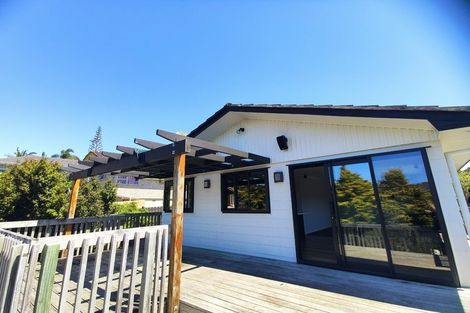 Photo of property in 103 Lynn Road, Bayview, Auckland, 0629