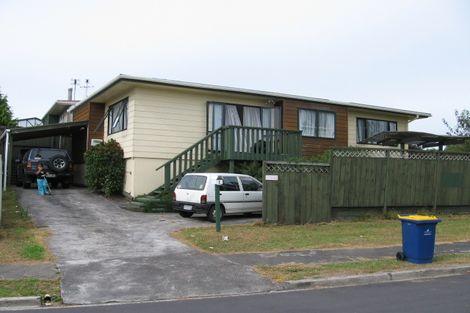 Photo of property in 1 Forster Place, West Harbour, Auckland, 0618