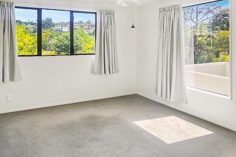 Photo of property in 4 Peter Terrace, Castor Bay, Auckland, 0620