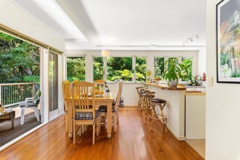 Photo of property in 4 Tranquil Glade, Hillcrest, Auckland, 0627