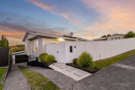 Photo of property in 11 Parkinson Close, Whitby, Porirua, 5024