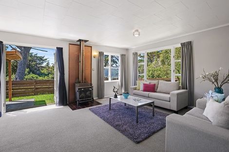 Photo of property in 120 Miromiro Road, Normandale, Lower Hutt, 5010
