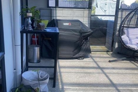 Photo of property in 3a Marchant Place, Westown, New Plymouth, 4310