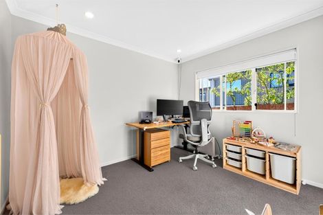 Photo of property in 3 Zefiro Drive, Massey, Auckland, 0614