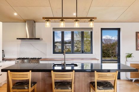 Photo of property in 31 Dingle Street, Lake Hawea, 9382