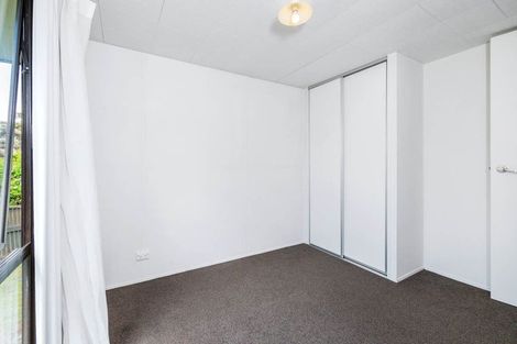 Photo of property in 28 Devonshire Road, Unsworth Heights, Auckland, 0632