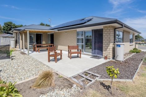 Photo of property in 12 Awahou Place, Foxton, 4814