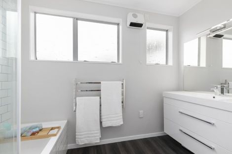 Photo of property in 28 Clapham Grove, Stokes Valley, Lower Hutt, 5019