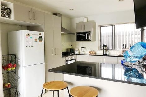 Photo of property in 318 Triangle Road, Massey, Auckland, 0614