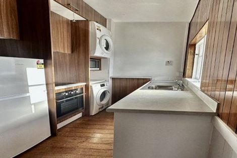 Photo of property in San Marino Apartments, 4/4 Oak Park Avenue, Te Aro, Wellington, 6011