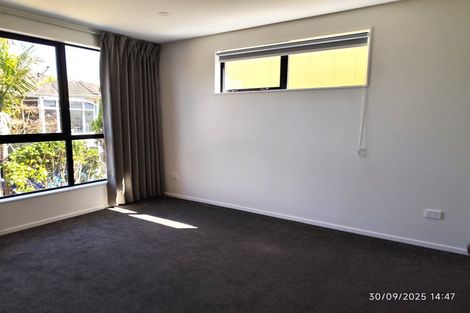 Photo of property in 4 Chatsworth Crescent, Pakuranga Heights, Auckland, 2010