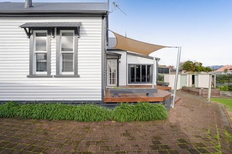 Photo of property in 24 Dunn Street, Egmont Village, 4372