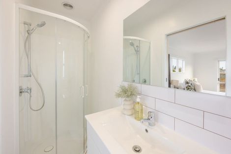 Photo of property in 13 Latham Stubbs Crescent, Waipawa, 4210