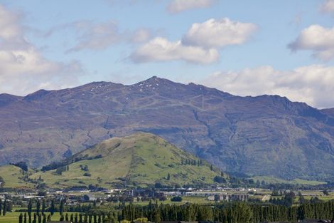 Photo of property in 24 Falconer Rise, Jacks Point, Queenstown, 9371