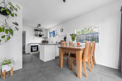 Photo of property in 3 Denarius Lane, Glendene, Auckland, 0602