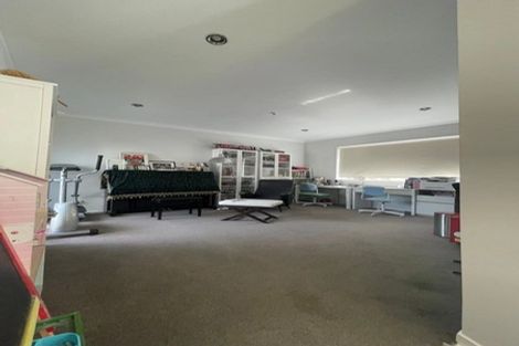 Photo of property in 30 Namsan Close, Fairview Heights, Auckland, 0632