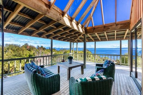 Photo of property in 18 Whakamoenga Point, Acacia Bay, Taupo, 3385