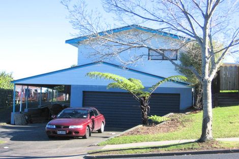 Photo of property in 1/13 Everglade Drive, Goodwood Heights, Auckland, 2105