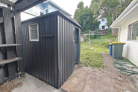 Photo of property in 6 Teviot Place, Totara Vale, Auckland, 0629