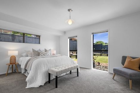 Photo of property in 25 Marina View Drive, West Harbour, Auckland, 0618